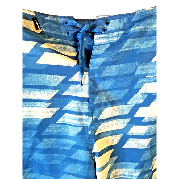 Oakley Lightweight swing Shorts Men's Size 40 in blue white Inseam 10.5 in - Picture 5 of 8